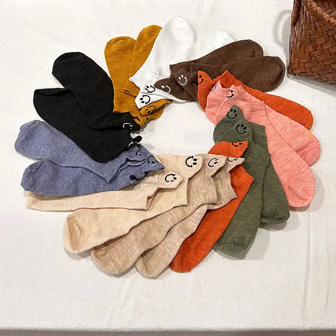 🔥 LAST DAY PROMOTION: ONLY £8.99!!⏰🔥10 Pairs Four Seasons Cartoon Embroidered Smiling Face Socks