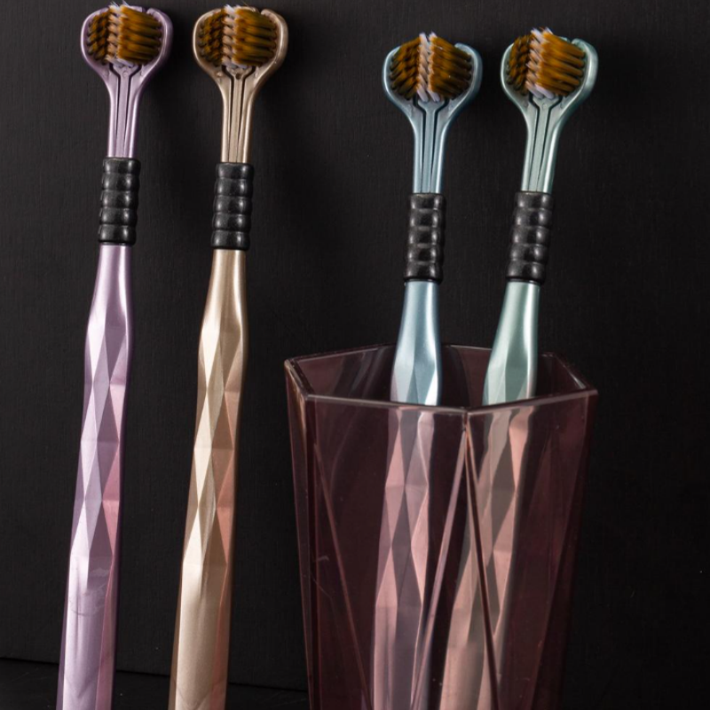 šLAST DAY - BUY 1 GET 1 FREEšTri-Head Multi-Angle Cleaning Toothbrush