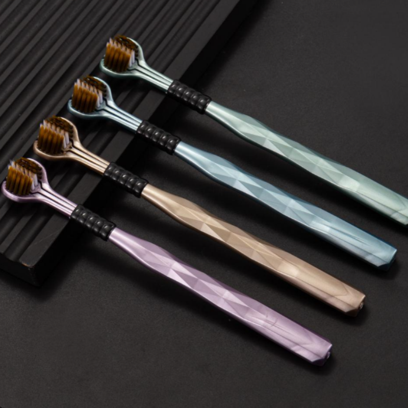 šLAST DAY - BUY 1 GET 1 FREEšTri-Head Multi-Angle Cleaning Toothbrush