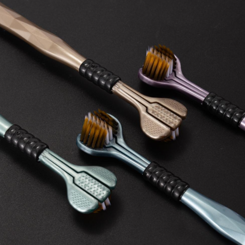 šLAST DAY - BUY 1 GET 1 FREEšTri-Head Multi-Angle Cleaning Toothbrush