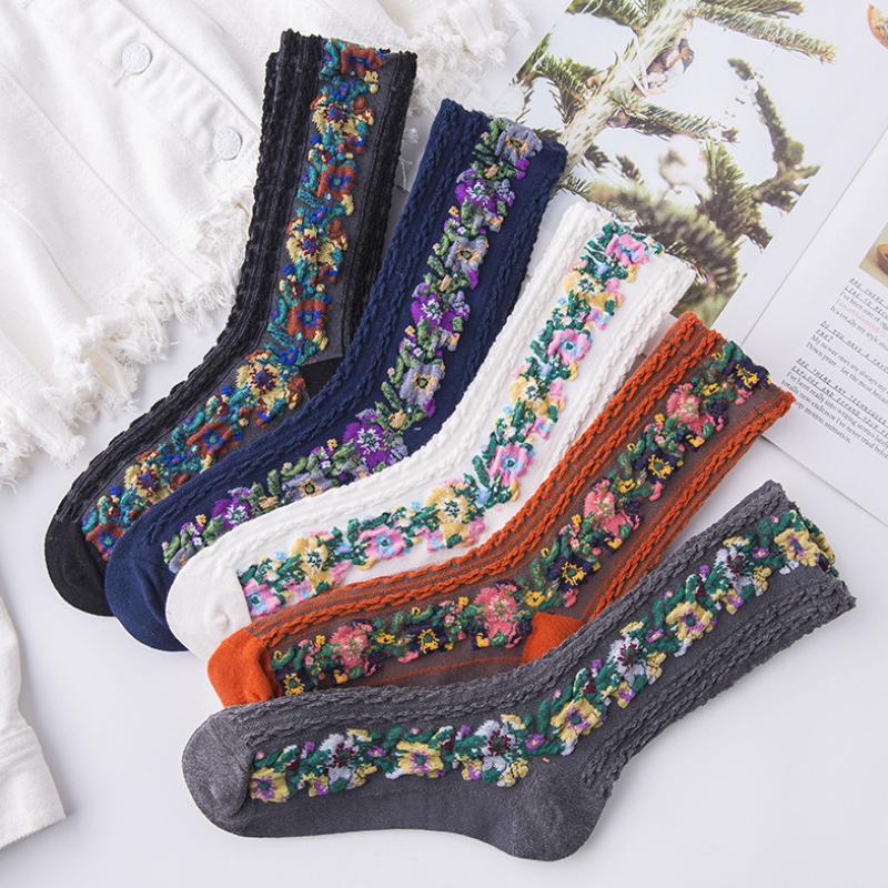 🎅Xmas Hot Sales - Free Shipping✈️Vintage Embroidered Floral Socks(5 pairs)