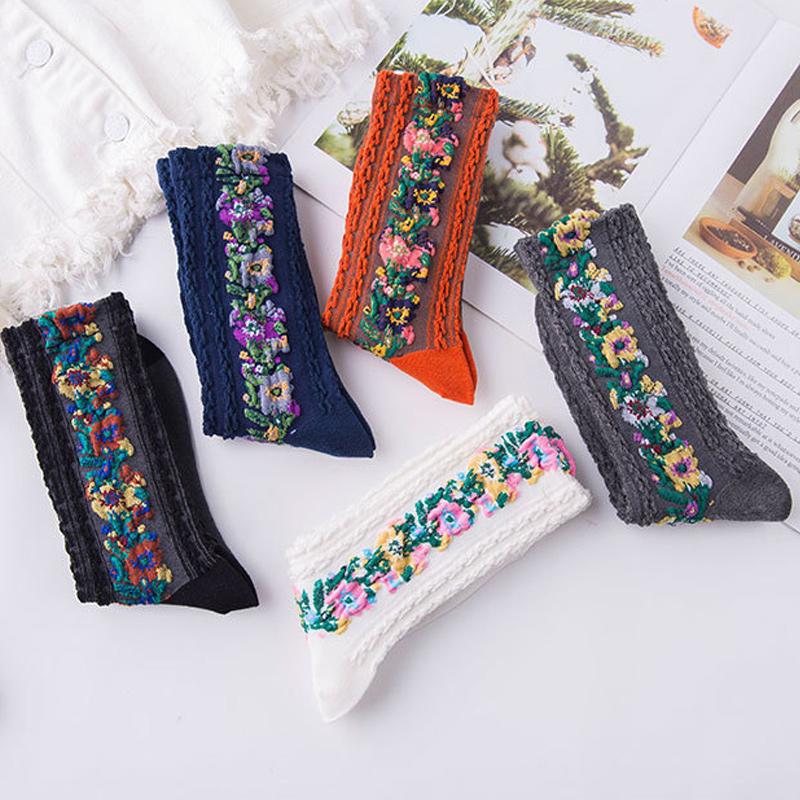 🎅Xmas Hot Sales - Free Shipping✈️Vintage Embroidered Floral Socks(5 pairs)